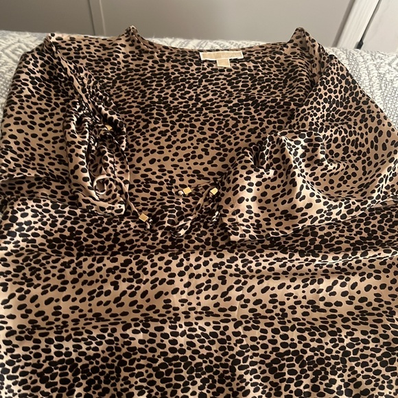 Michael Kors blouse size M - Picture 2 of 4